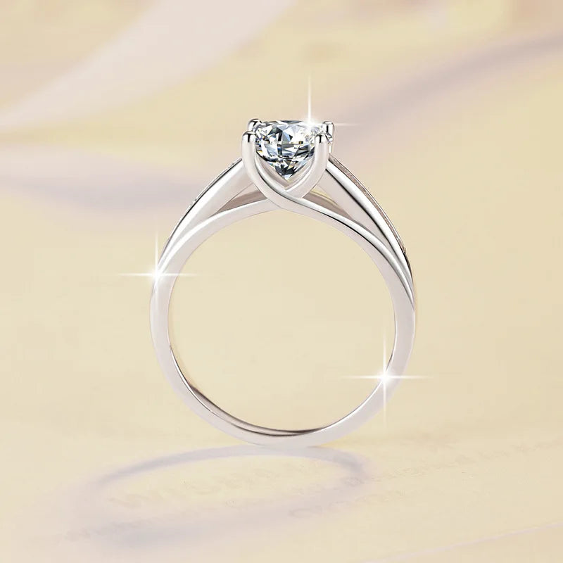 Fashion Luxury Ring Women's PT950 Platinum 1Ct Moissanite - Trendy understated, sparkling aura, fit parties & dates