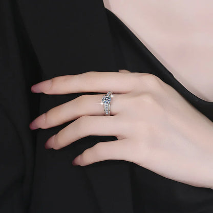 Fashion Luxury Ring Women's PT950 Platinum 1Ct Moissanite - Trendy understated, sparkling aura, fit parties & dates